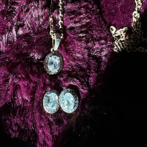 Pandora Oval Halo Pendant Necklace and Earrings Set - Picture 1 of 6